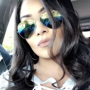 Meet your Posher, Stephanie